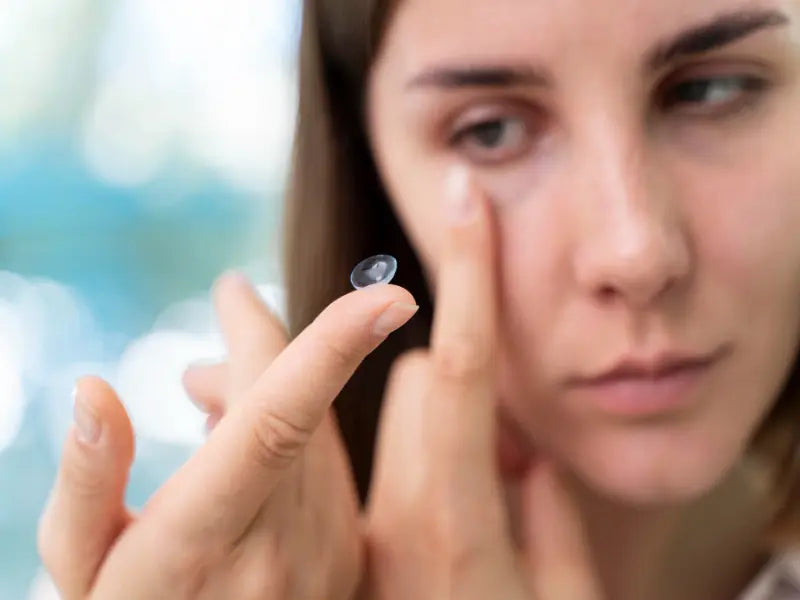 How to Wear and Remove Daily Disposable Contact Lenses