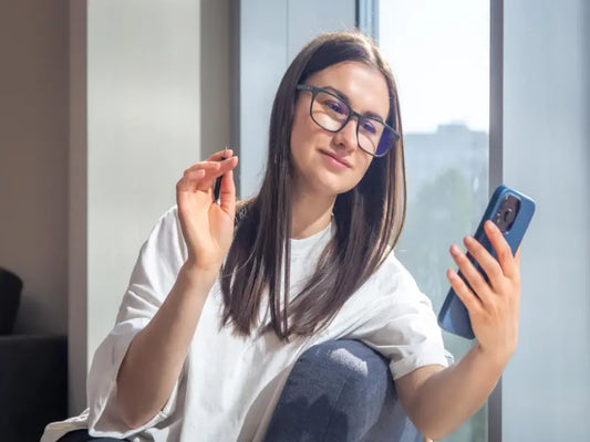 Why More People Prefer to Buy Contact Lenses Online in India
